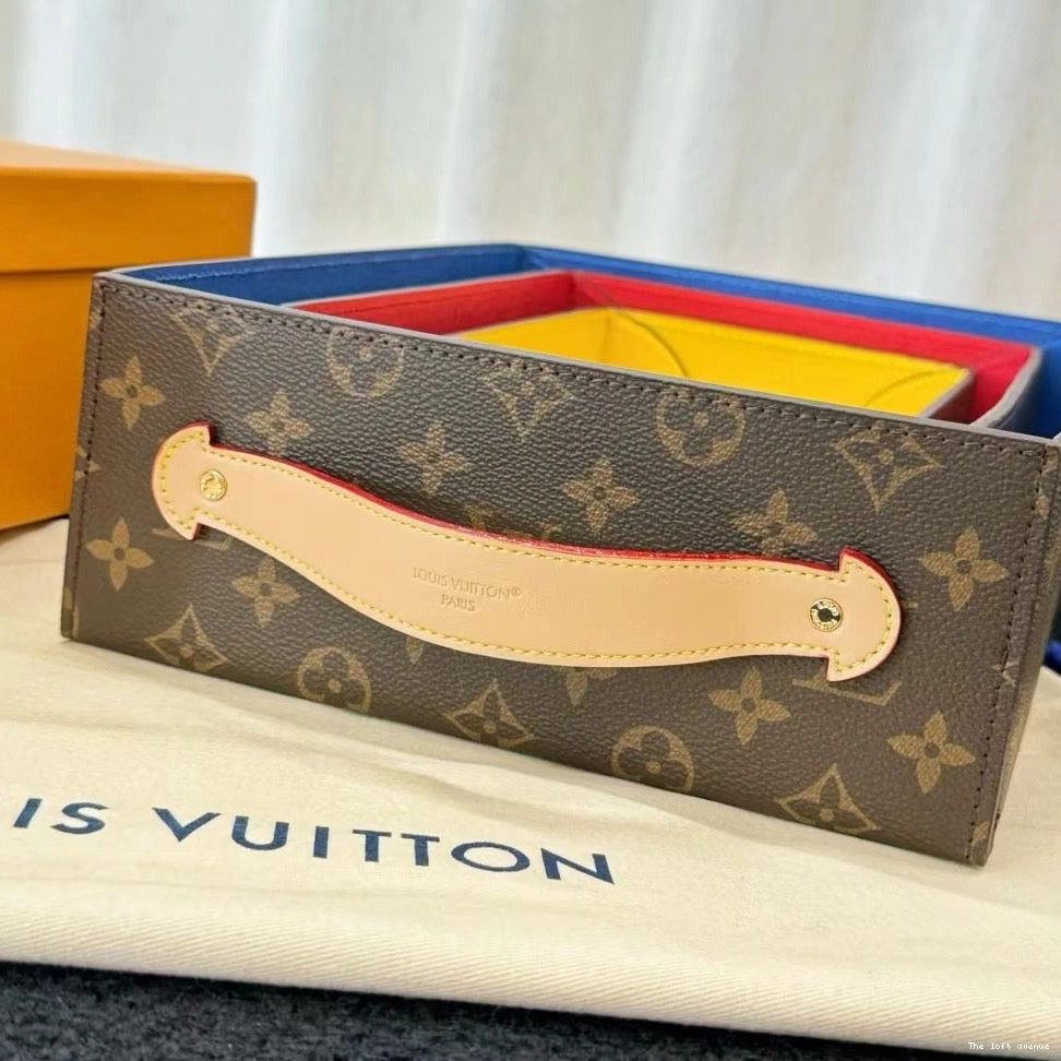 CUSTOM DESK WITH LV HANDLE TRAY 0810